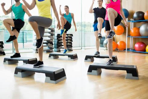 Une image contenant plancher, sport, personne, int�rieur

Description g�n�r�e automatiquement